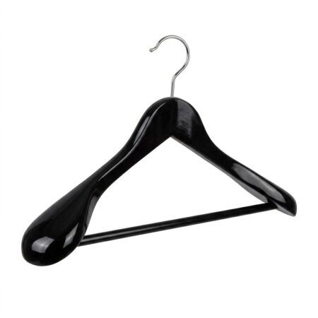 Percha de Madera Negra con Hombreras Anchas