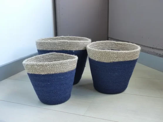 Imagen de las cestas redondas azules